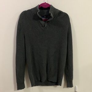 American Rag Men’s long sleeve sweater Sz Lg 3 buttons at neck-good condition